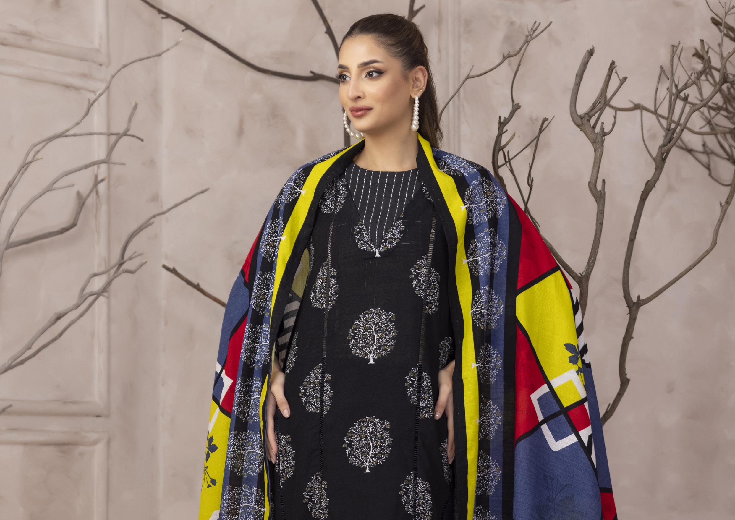 https://riwaajattire.shop/storage/photos/1/Products/Regalia/s3_1.jpg